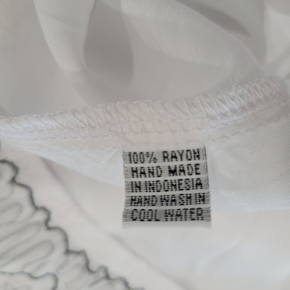 NWOT Back from Bali Embroidered Tunic Top Dress Trumpet Sleeves V-neck Size M - Picture 11 of 11